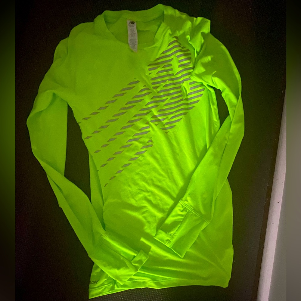 New Balance Hi LITE Reflective Long Sleeve Women’s Run Training Top, XS (0-2)